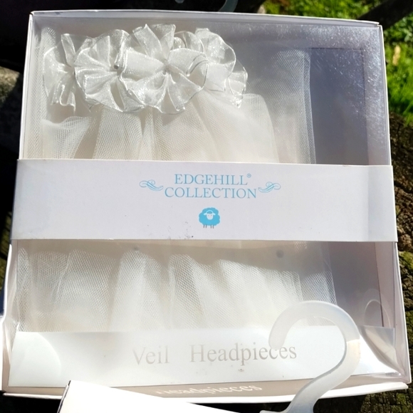 Edgehill Collection Accessories | Girls Veil - Two-Layer Pearl Detail Headpiece - Picture 3 of 12